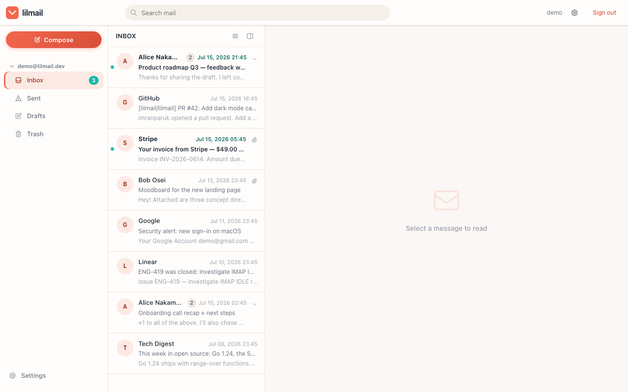 lilmail Inbox — a three-pane reading view with threads, unread badges and attachment markers